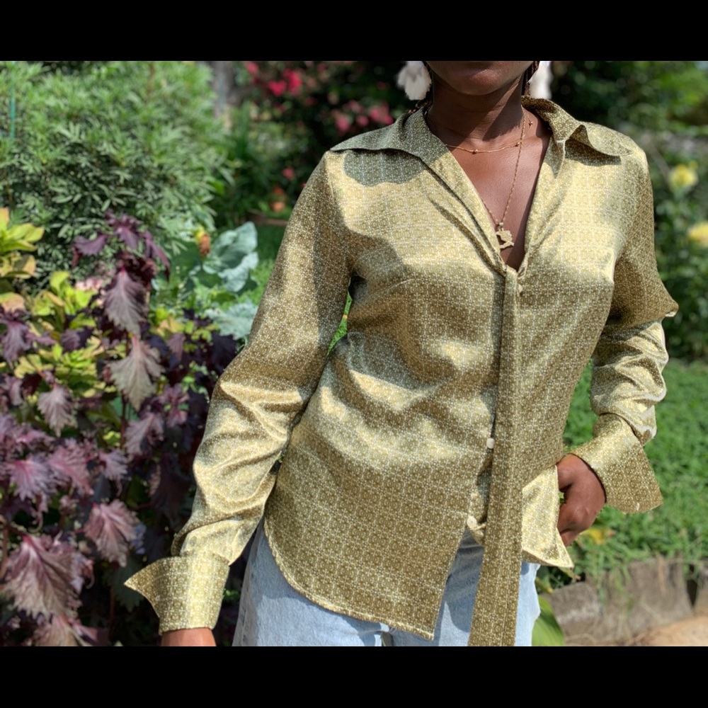 Green pattern blouse